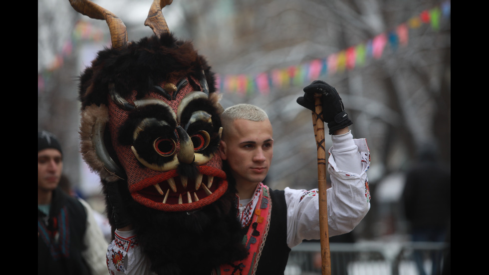 „Сурва” се завърна в Перник