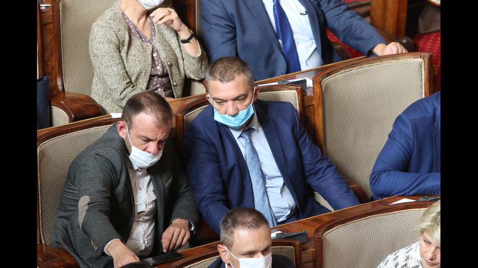 Антиправителствените протести минават в нова фаза