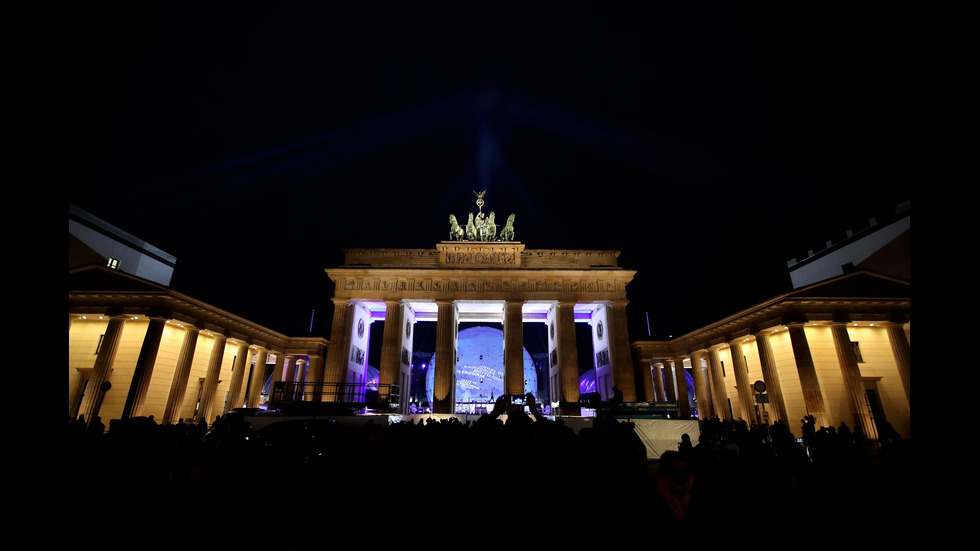 Германия отбелязва 30-годишнина от падането на Берлинската стена