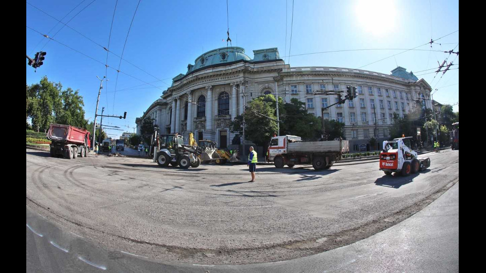 РЕМОНТИ В СТОЛИЦАТА: Затвориха кръстовището на Ректората