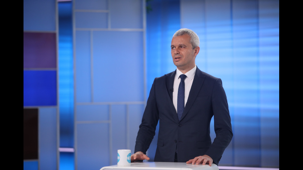 ЗАД КАДЪР: Изборният ден по NOVA В СНИМКИ