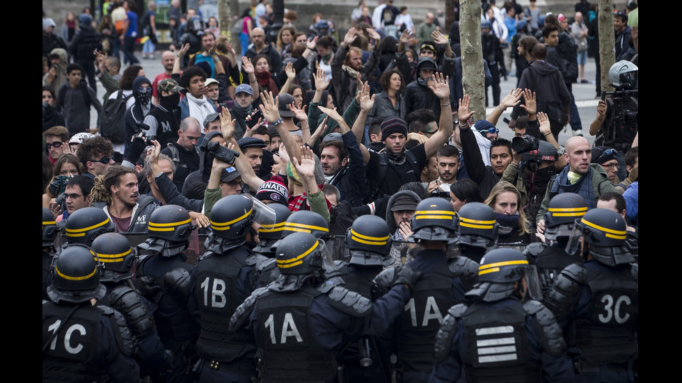 Безредици по време на протест в Париж