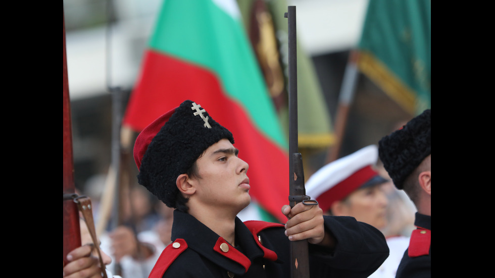 Пловдив отбеляза 143 години от Съединението с възстановка на централния площад