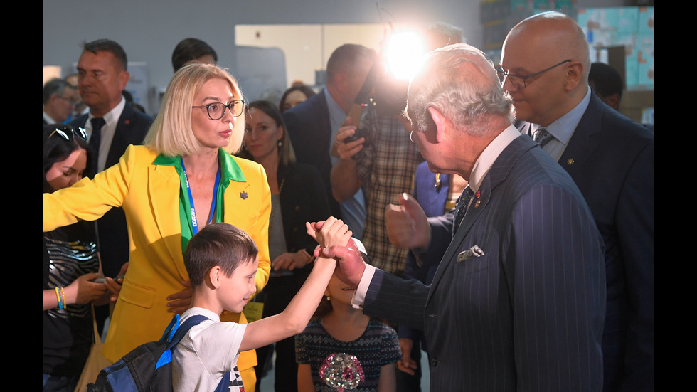 Принц Чарлз посети Румъния, показа солидарност с украинските бежанци