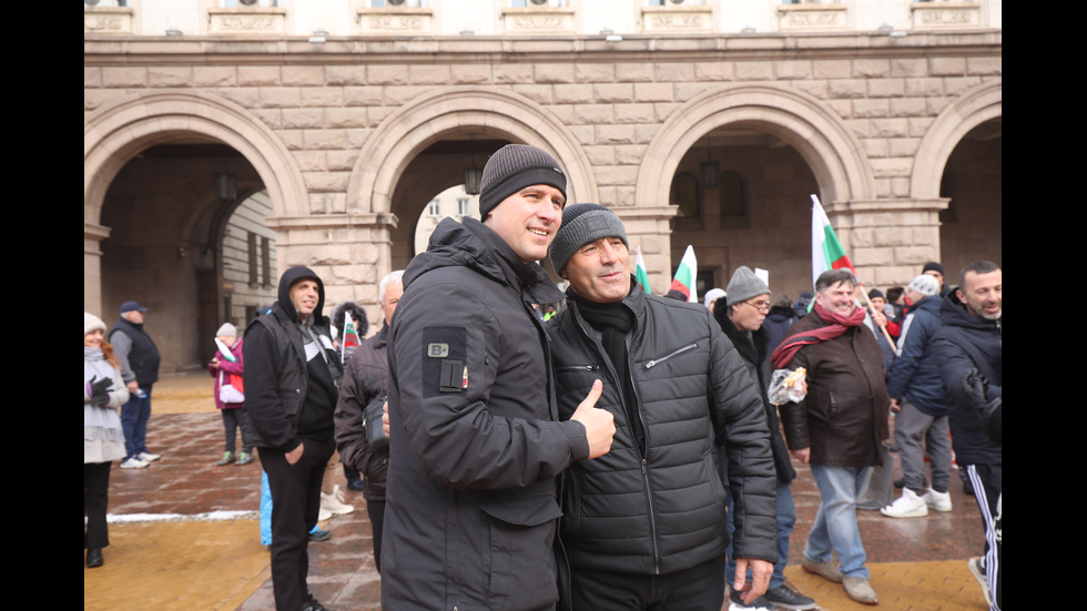 „Величие“ протестира пред Конституционния съд