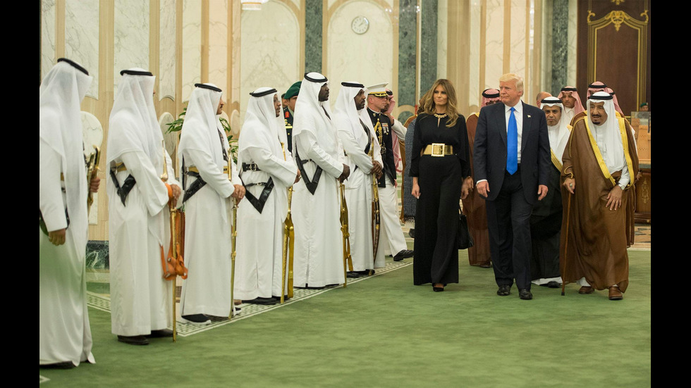 Мелания Тръмп - без шал на главата в Саудитска Арабия