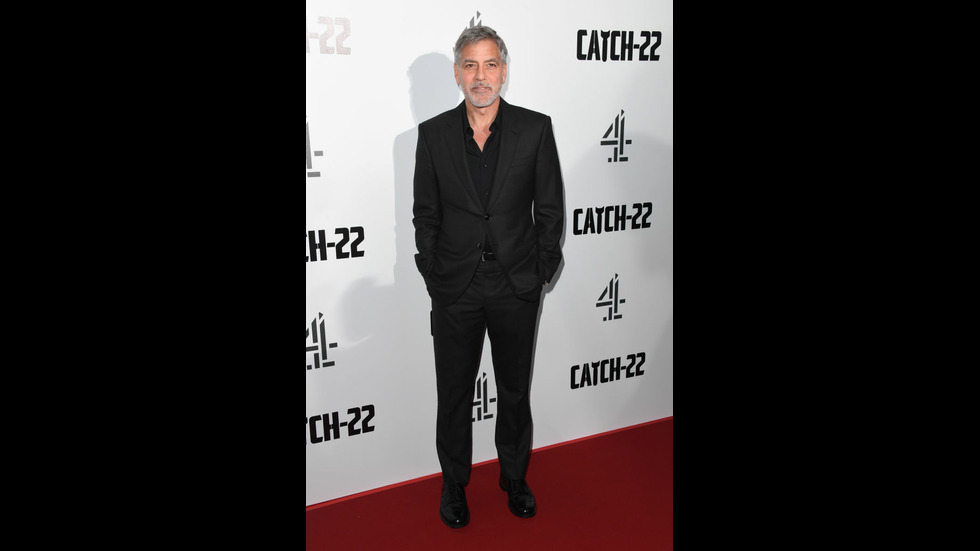 Джордж Клуни на червения килим, заедно с тъща си