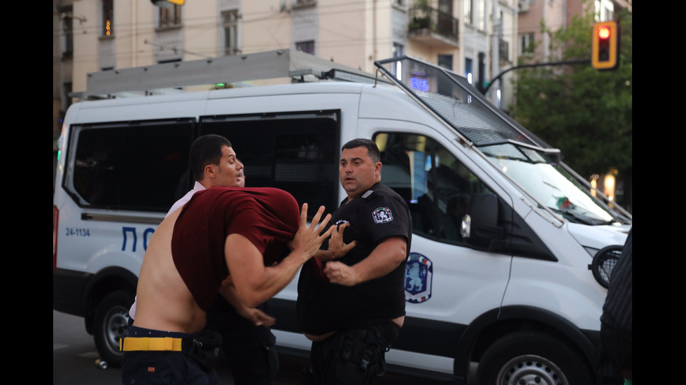 Три протеста в "Триъгълника на властта"