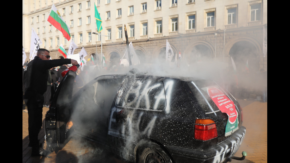 Заради референдума: "Възраждане" на протест пред Конституционния съд