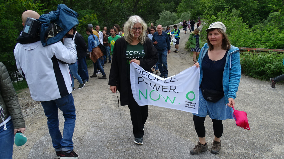 Природозащитници на протест срещу строителството на АМ "Хемус" през Кресна