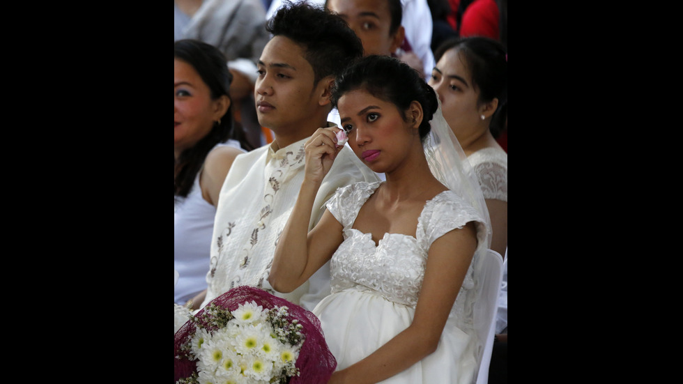 Над 100 двойки от Филипините избраха да си кажат "Да" именно на на 14 февруари