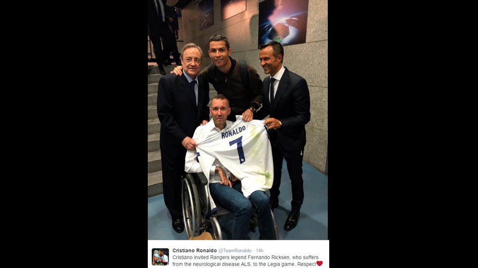 Роналдо с трогателен жест към тежко болна футболна звезда