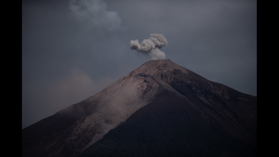 Почти 100 са жертвите на вулкана Фуего