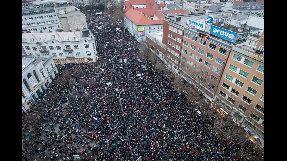 Хиляди словаци протестират срещу корупцията