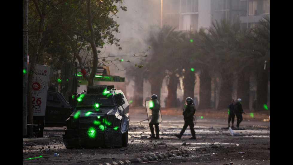 Протестиращите в Чили изненадаха силите на реда