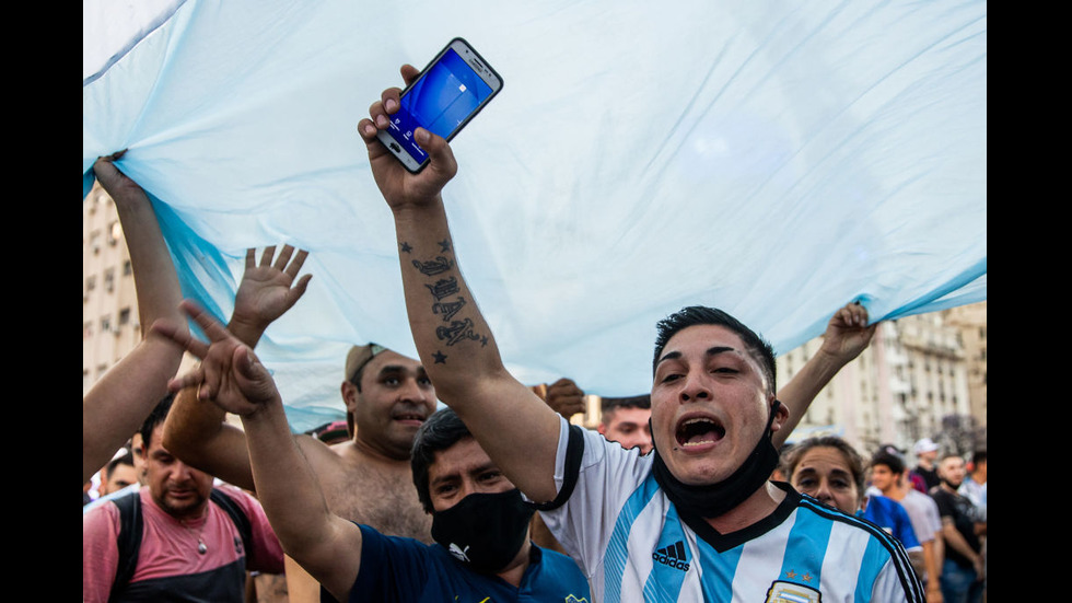 Феновете в Аржентина: Умряхме с Диего