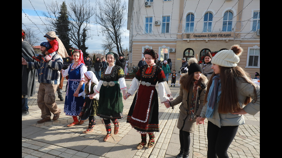 Коледари в Елин Пелин