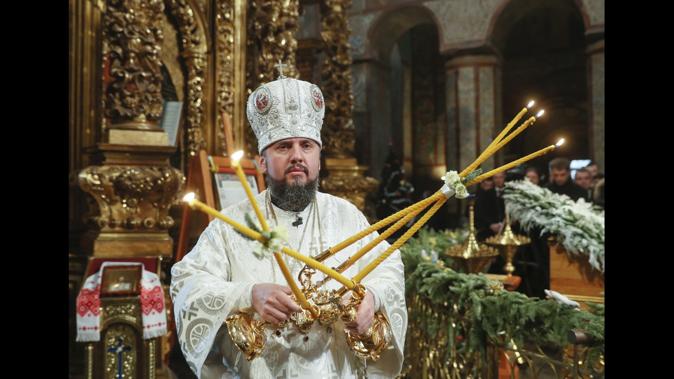 Синодът на Вселенската патриаршия подписа томоса за новата украинска църква