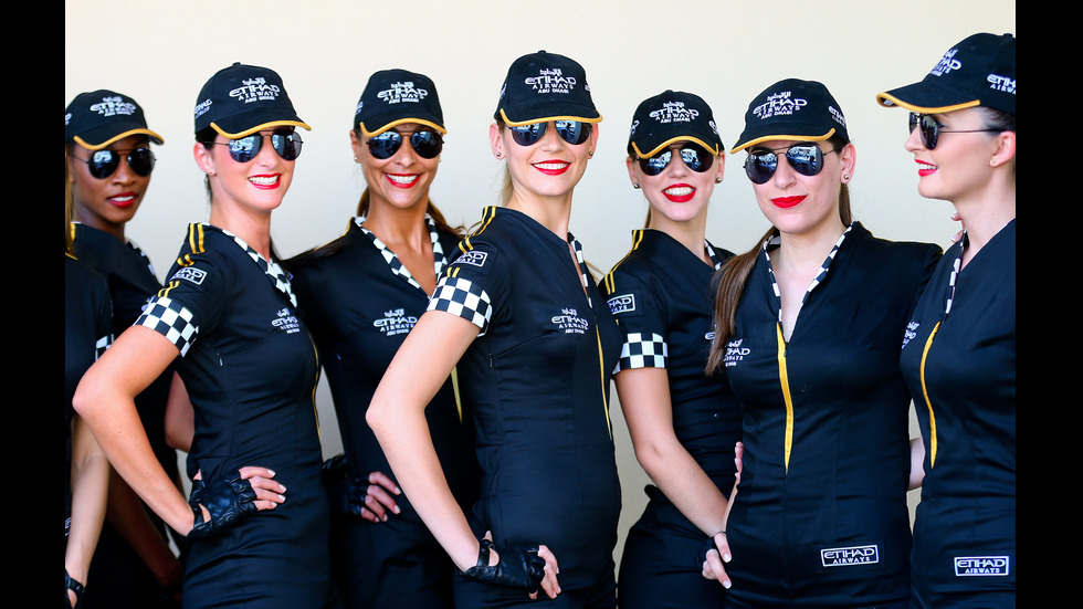ОТ АРХИВА: Красиви жени на пистата на Формула 1