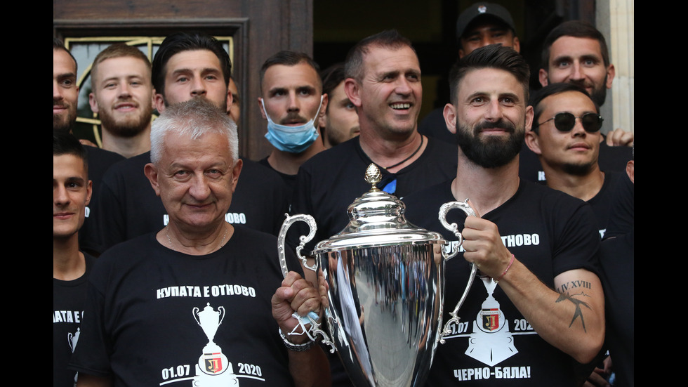 Локомотив (Пловдив) отпразнува Купата заедно с феновете