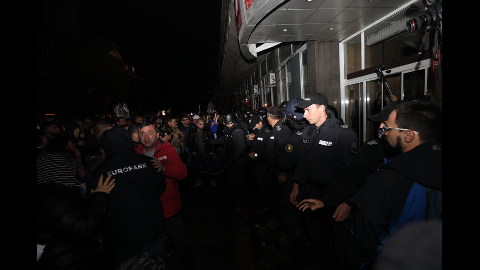 ДЕН 100: Засилено полицейско присъствие в София заради протеста