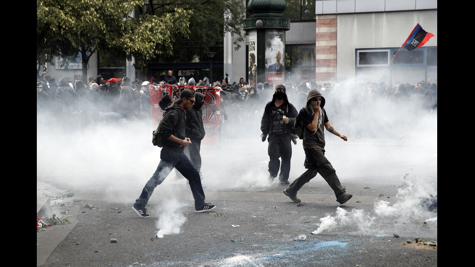 Сблъсъци по време на протест в Париж
