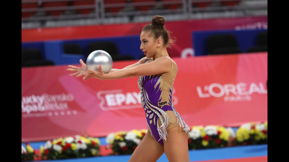 Стартираха състезанията от Световната купа по художествена гимнастика в София