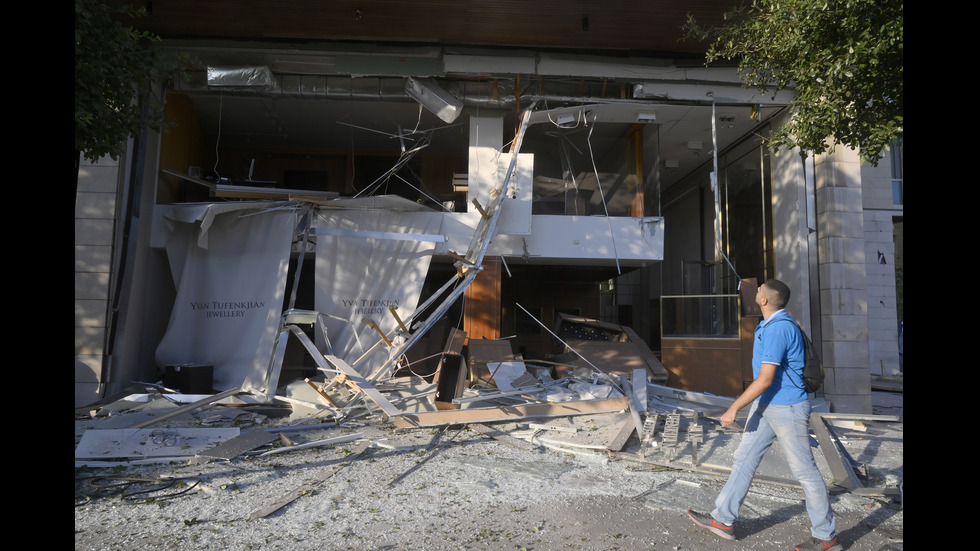 Трагедията в Бейрут - чудовищни разрушения като след атомна бомба