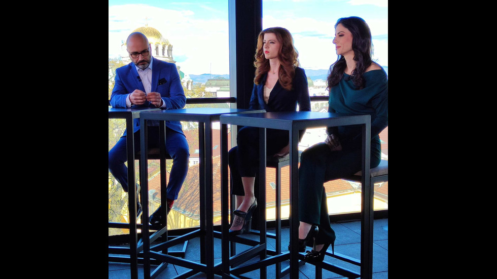 ЗАД КАДЪР: Изборният ден по NOVA В СНИМКИ