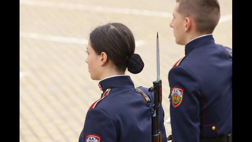 Военен парад за Деня на храбростта и водосвет на знамената