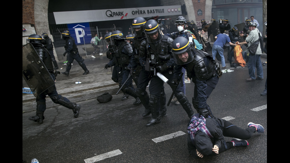 Сблъсъци по време на протест в Париж