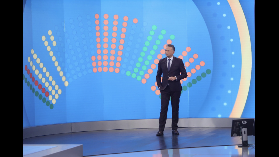 ЗАД КАДЪР: Изборното студио на NOVA