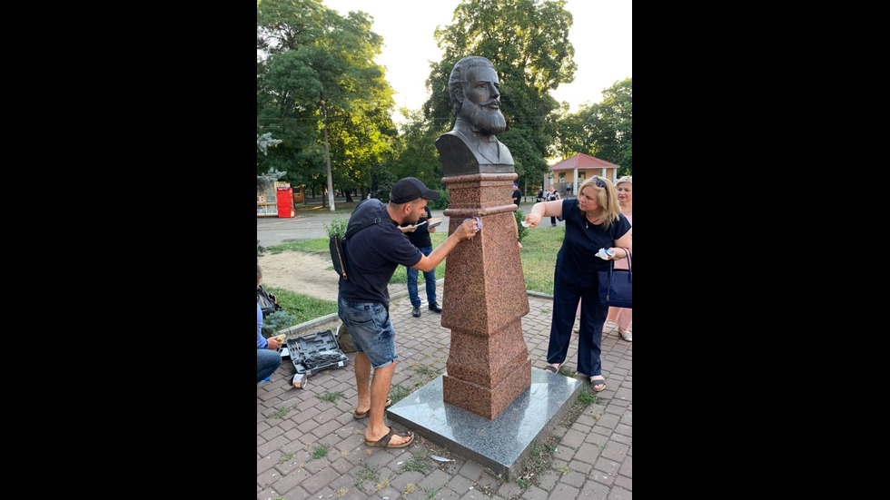 Възстановиха паметника на Ботев в Одеса