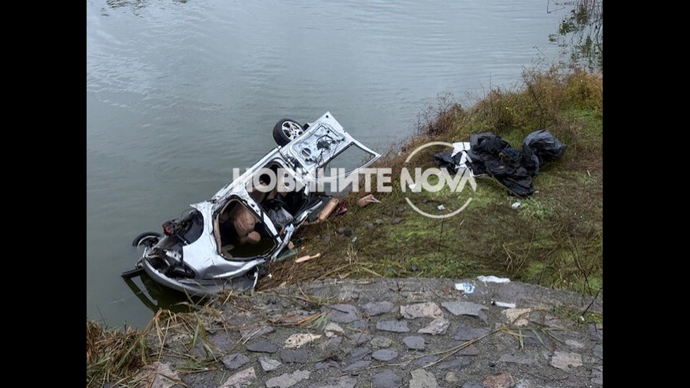 След гонка в Бургас: Кола с мигранти падна в езерото Вая, има жертви