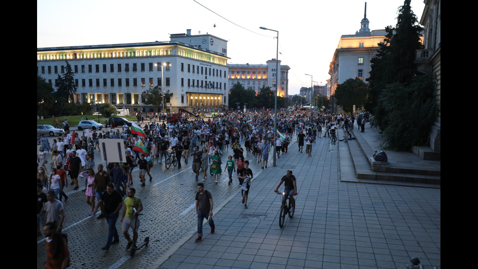 16-и ден на антиправителствен протест