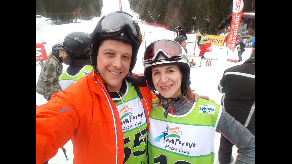 Успех за отбора на NOVA на състезанието по ски за журналисти в Пампорово