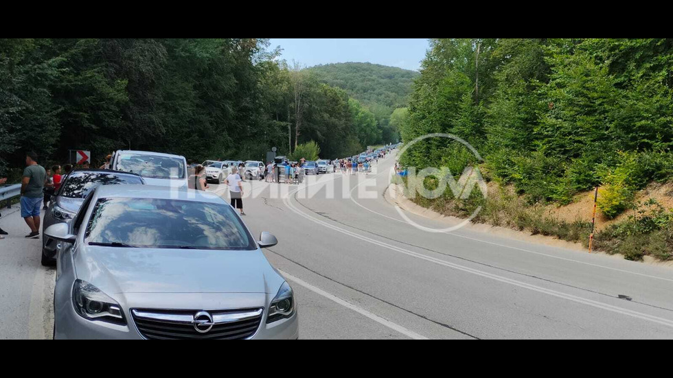 Стотици българи са блокирани на ГКПП „Малко Търново”