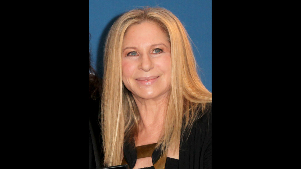 В ИМЕТО НА РОЛЯТА: Звездите, „сменили” пола си на екрана