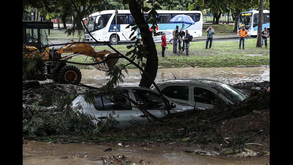 Бедствено положение в Рио де Жанейро заради дъжд, има загинали