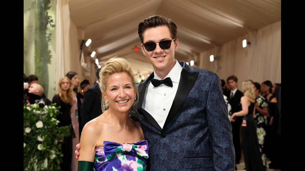 Звезди, блясък, смели и екстравагантни тоалети на Met Gala 2024