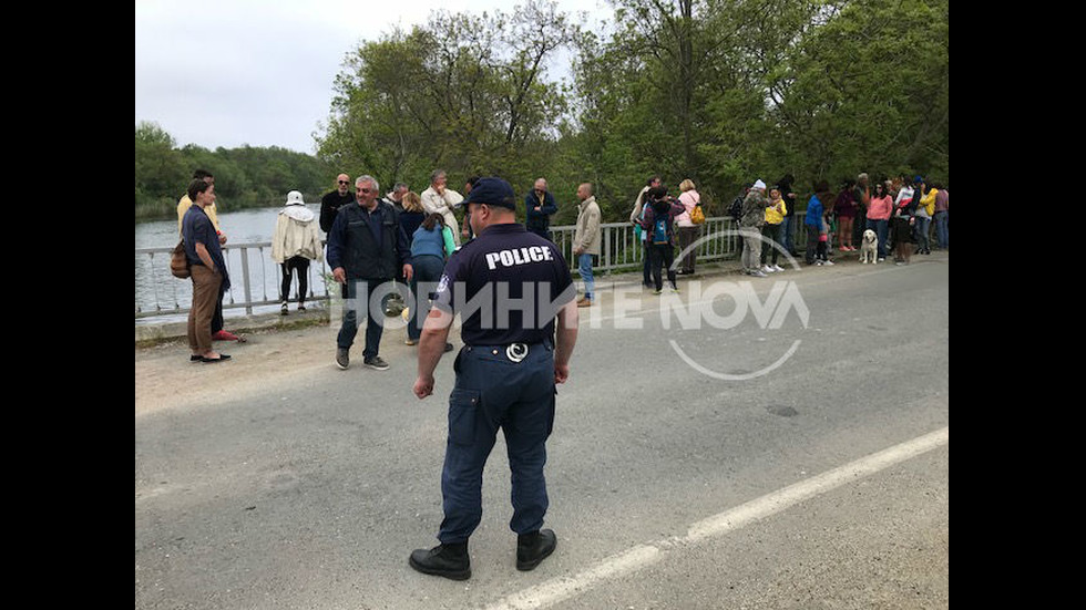 Природозащитници блокираха моста на р. Велека