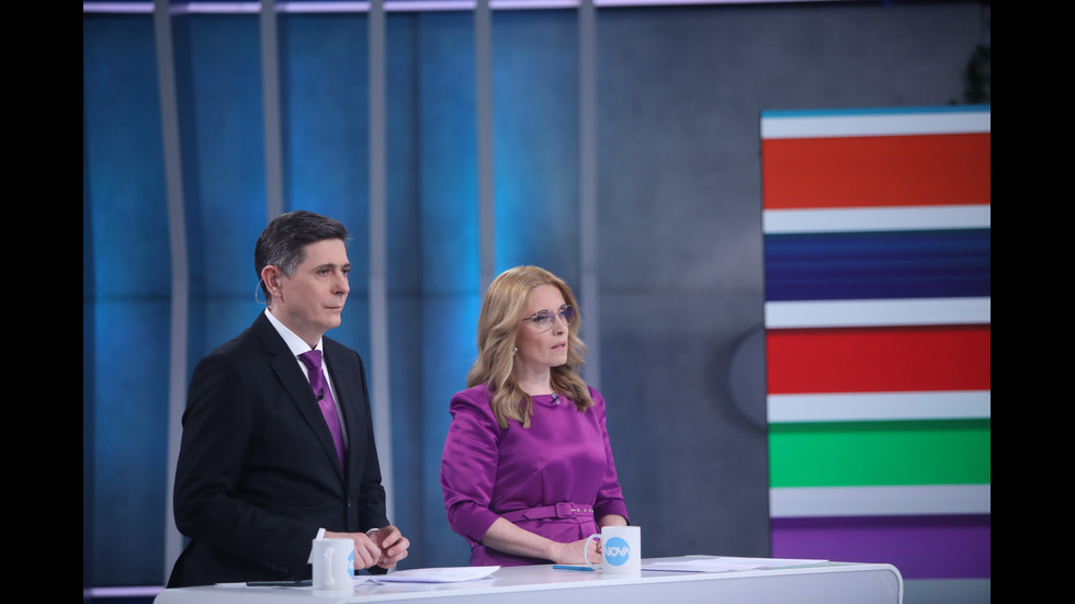 ЗАД КАДЪР: Изборният ден по NOVA В СНИМКИ