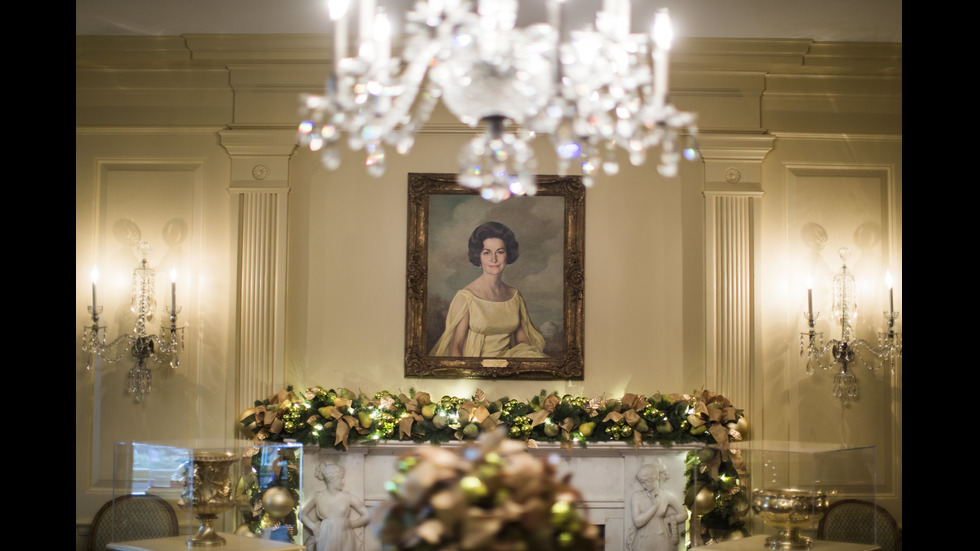 Мелания Тръмп украси Белия дом за Коледа