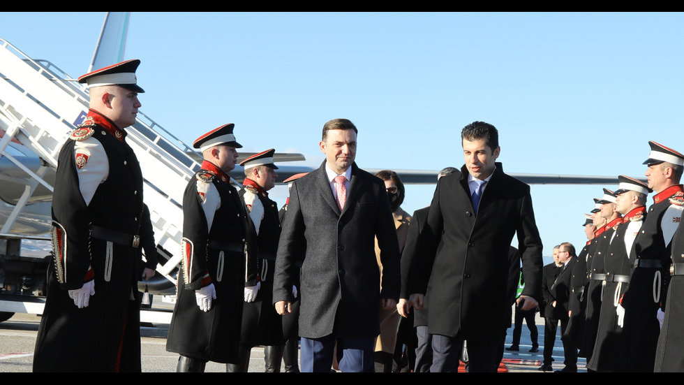 Кирил Петков пристигна на посещение в РС Македония