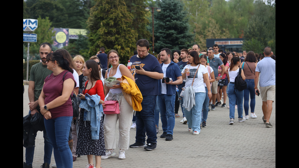 Ед Шийрън в София: 60 000 изпълниха стадион "Васил Левски" в столицата