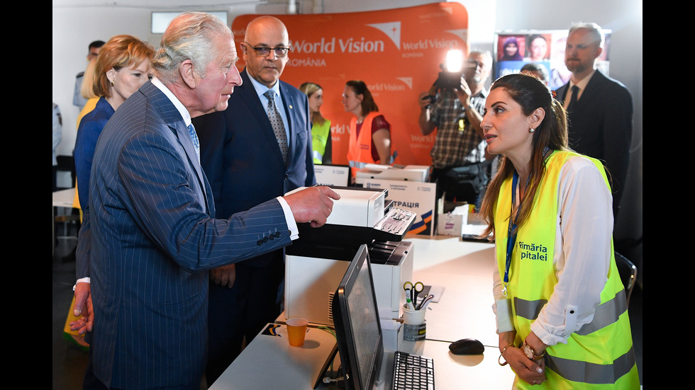 Принц Чарлз посети Румъния, показа солидарност с украинските бежанци