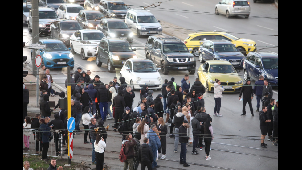 Жители на софийския квартал „Люлин“ на протест