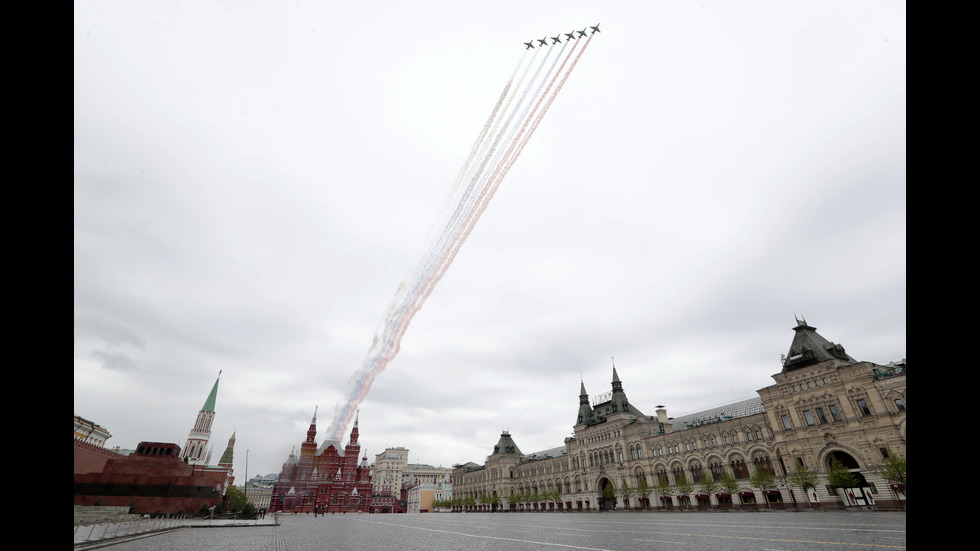 75 ГОДИНИ ОТ ПОБЕДАТА: Москва отбелязва 9 май с въздушна демонстрация