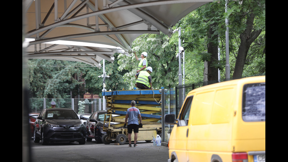 Нов опит за премахване на незаконни съоръжения на автокъща в Борисовата градина