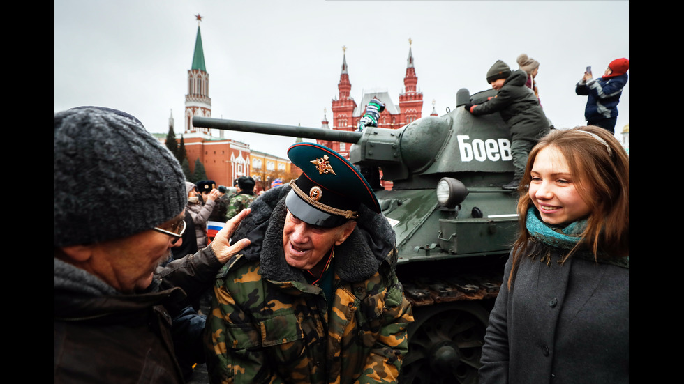 Парад в Москва отбеляза историческа дата от Втората световна война